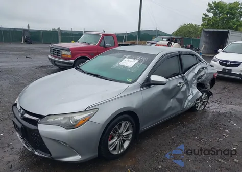 2016 Toyota Camry Le/Se/Xle/Xse z USA, uszkodzony, nr VIN 4T1BF1FK2GU584728